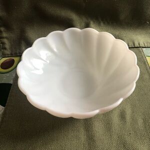 Elegant White Scalloped Hazel Atlas Bowl - rare find